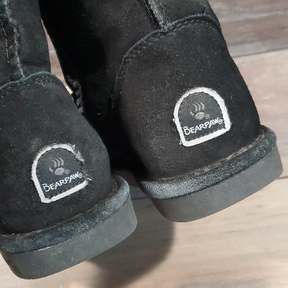 Bearpaw Youth tall boots shoes sz 4 big girls